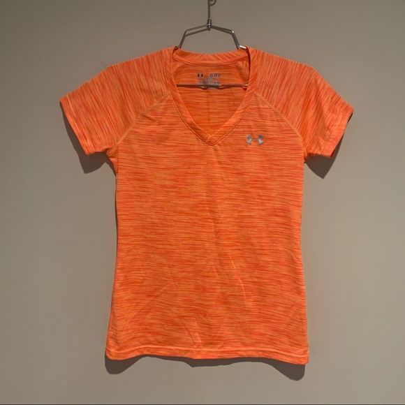 Under Armour Tshirt - Picture 1 of 9
